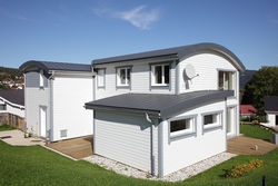 02 maison9 36 web.jpg PLY Raffinierte Dachgestaltung mit SWISS KRONO Holzwerkstoffen
